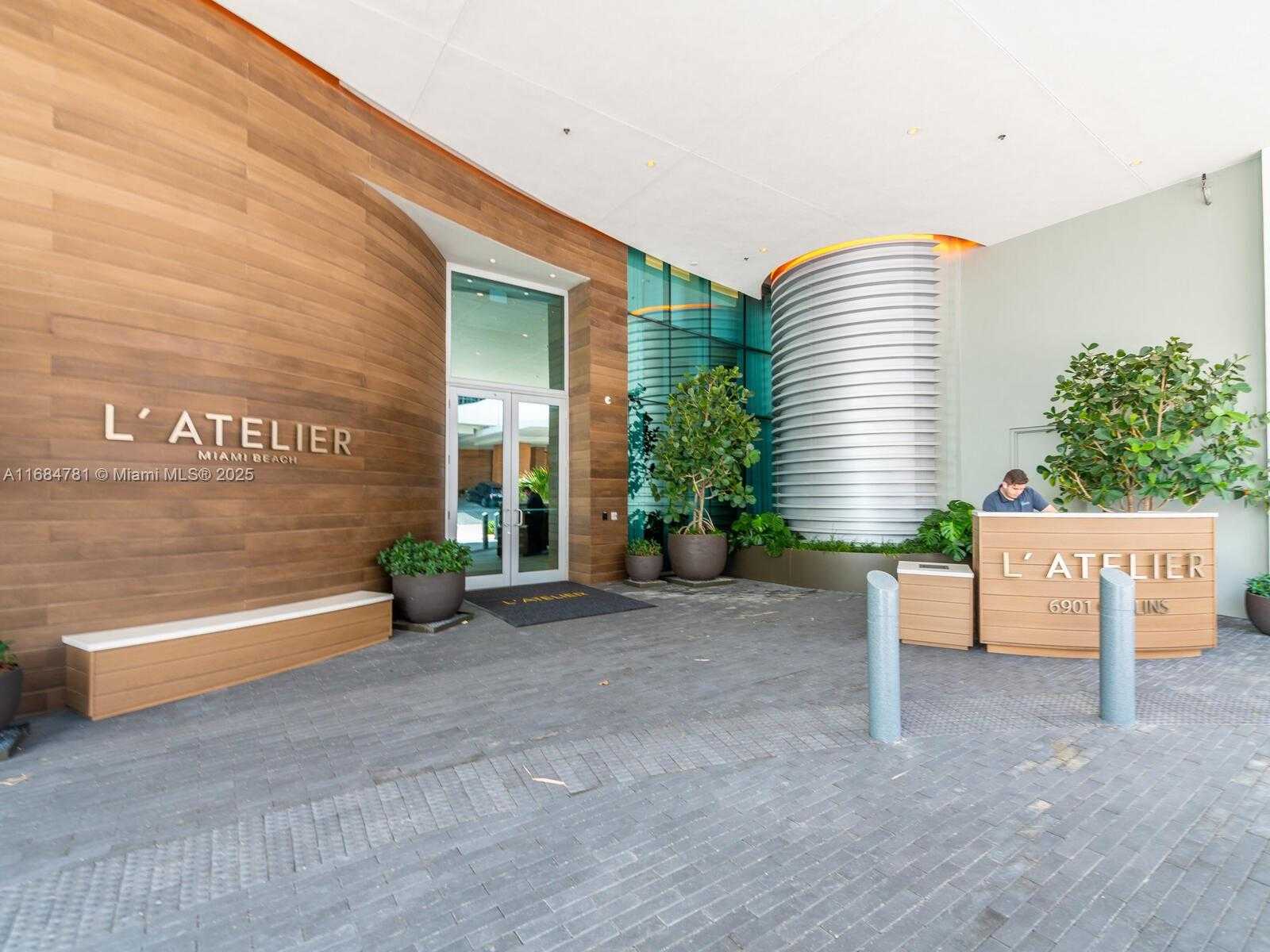 Small Image of 6901 COLLINS AVE #701, Miami Beach Number 4
