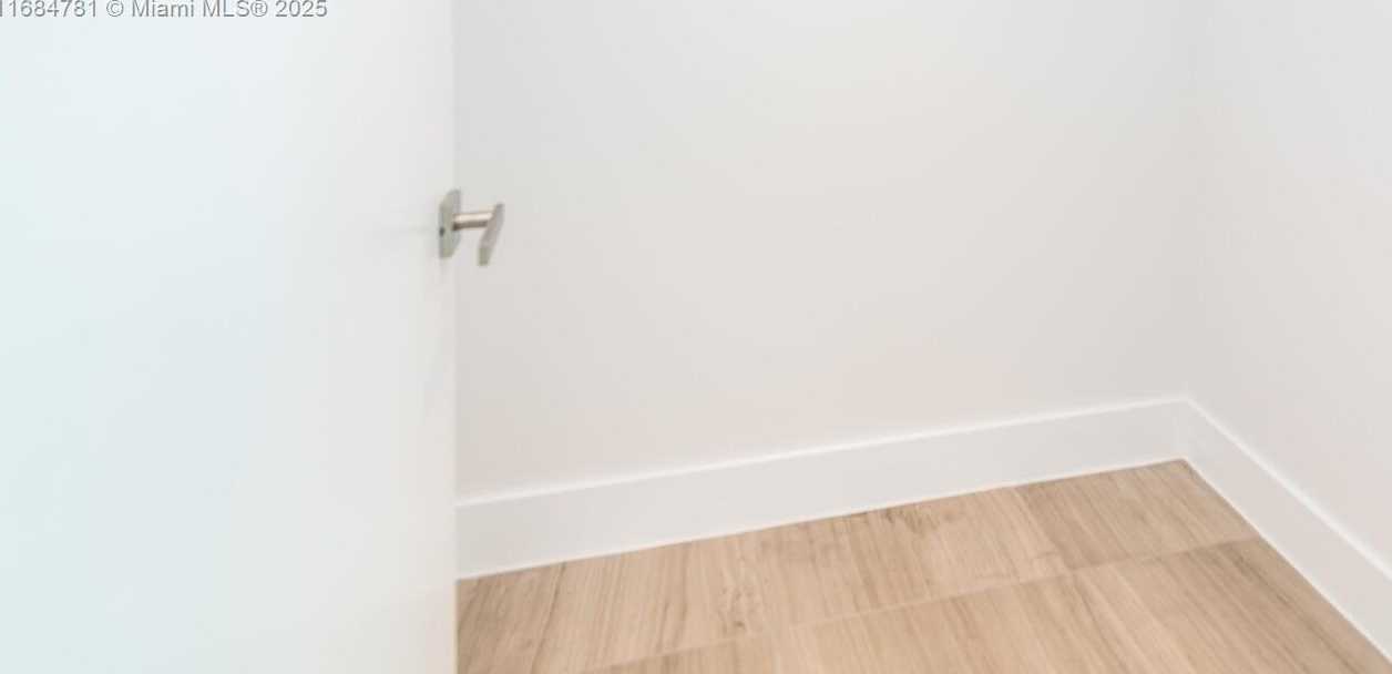 Small Image of 6901 COLLINS AVE #701, Miami Beach Number 41