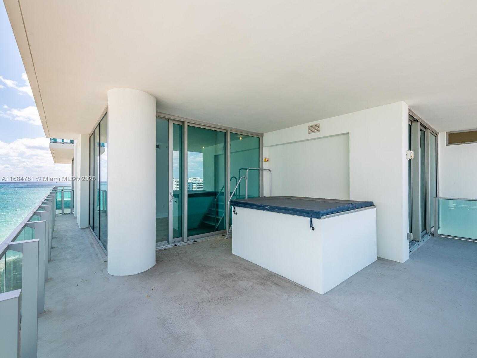 Small Image of 6901 COLLINS AVE #701, Miami Beach Number 42