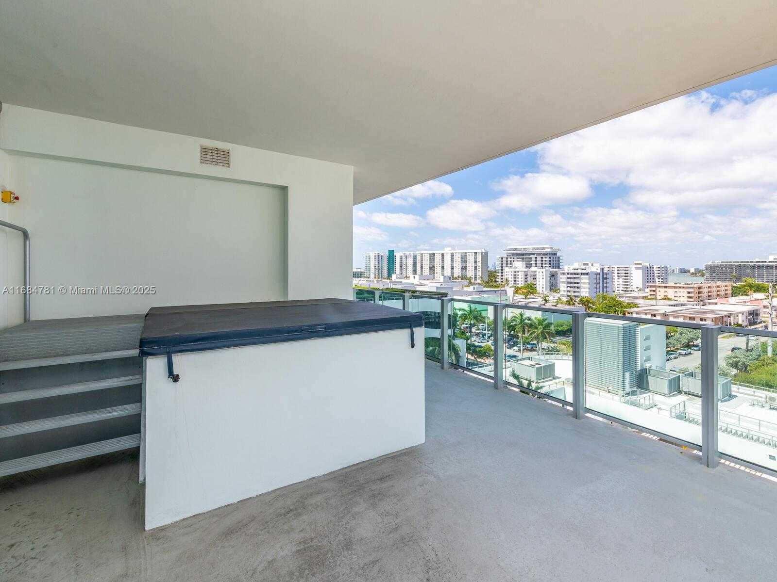 Small Image of 6901 COLLINS AVE #701, Miami Beach Number 48