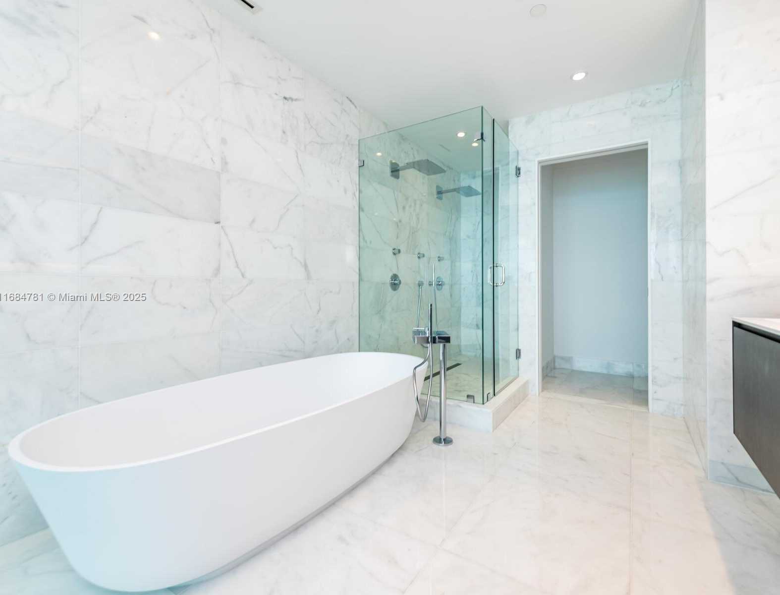Small Image of 6901 COLLINS AVE #701, Miami Beach Number 60