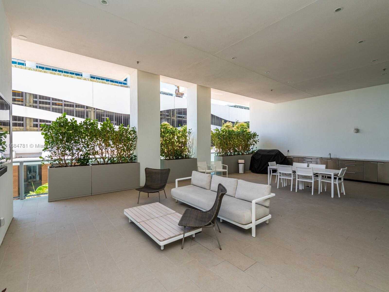 Small Image of 6901 COLLINS AVE #701, Miami Beach Number 86