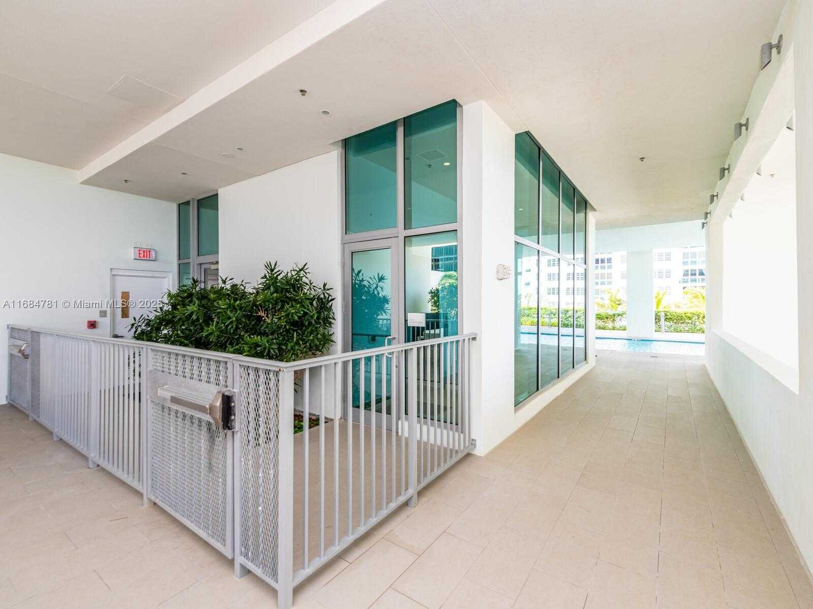 Small Image of 6901 COLLINS AVE #701, Miami Beach Number 87