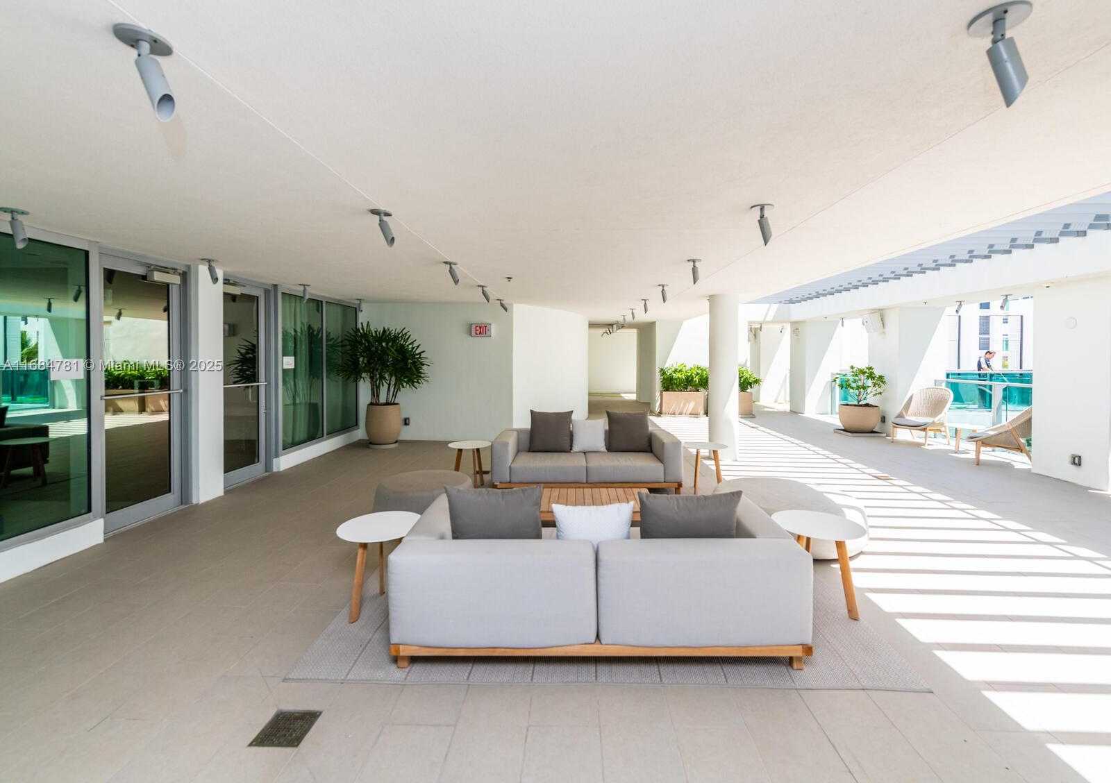 Small Image of 6901 COLLINS AVE #701, Miami Beach Number 89