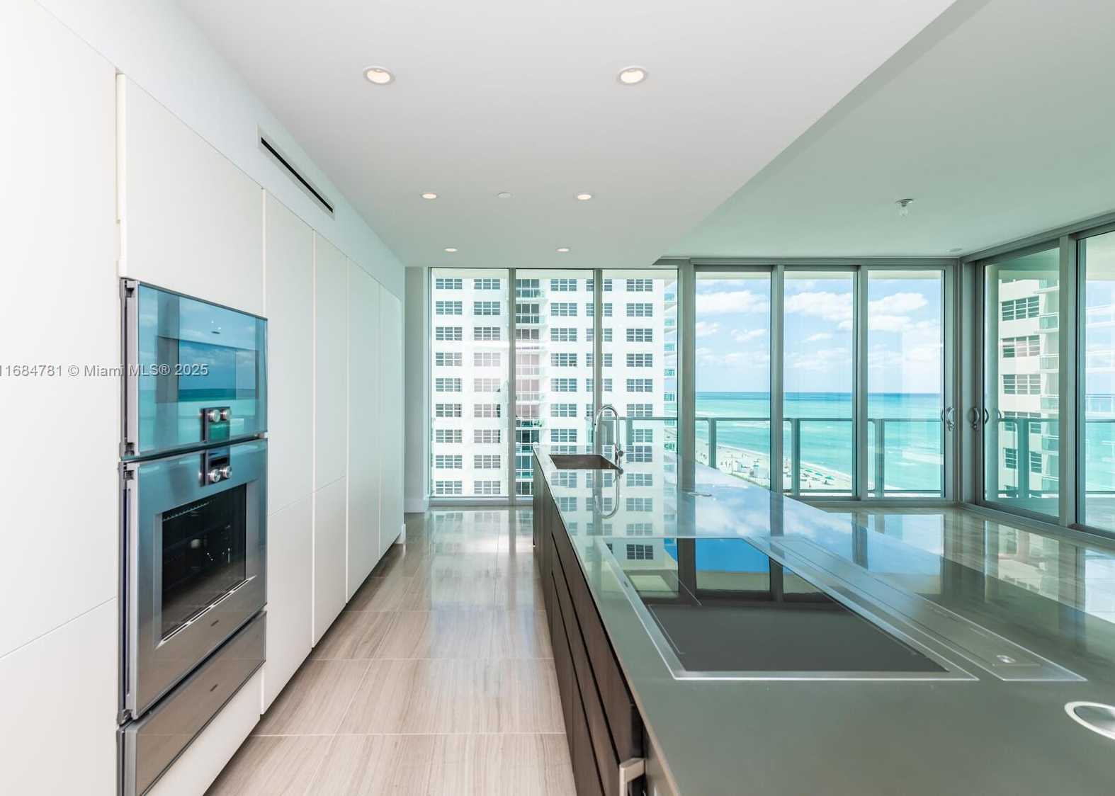 Small Image of 6901 COLLINS AVE #701, Miami Beach Number 9