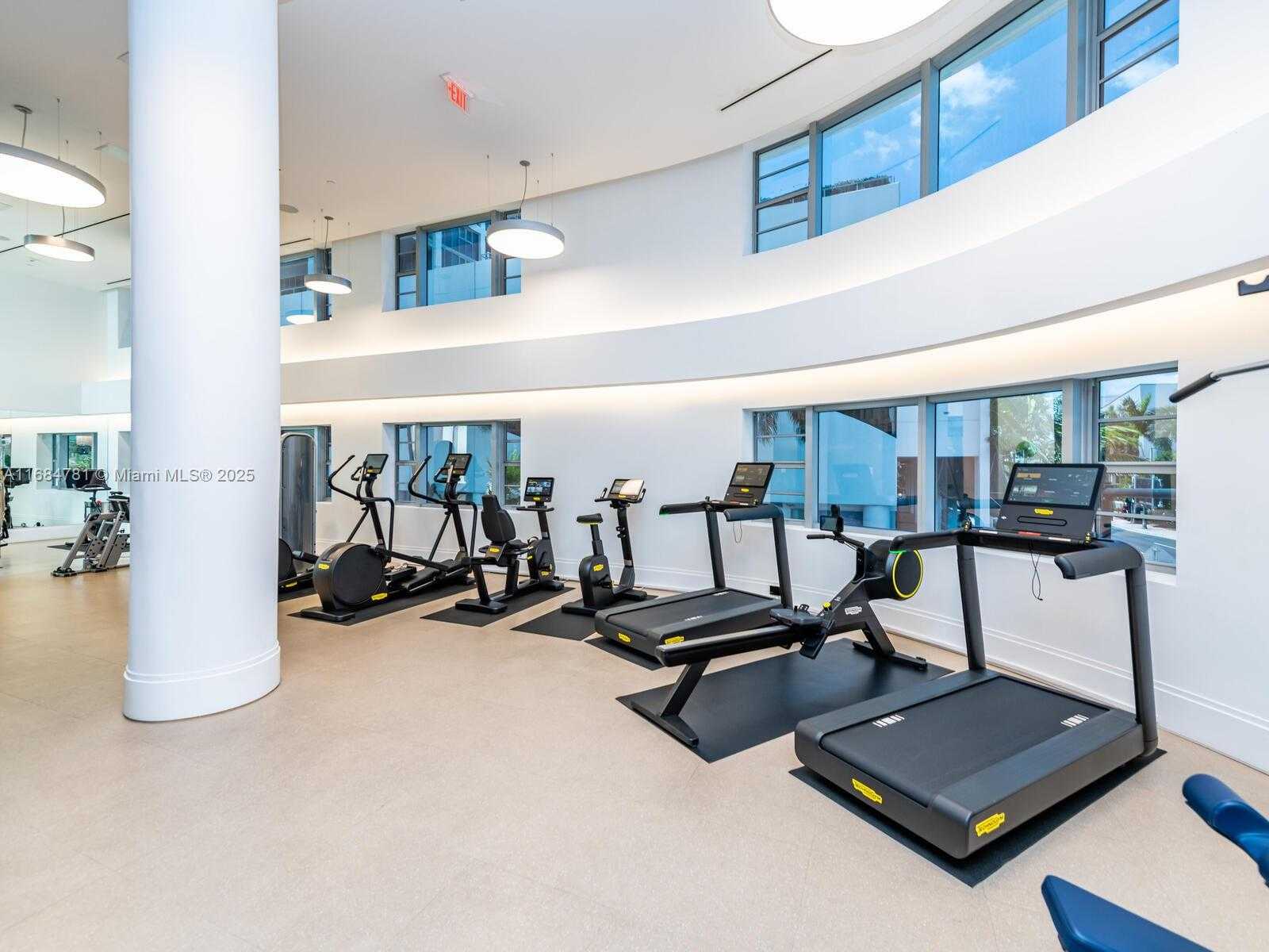 Small Image of 6901 COLLINS AVE #701, Miami Beach Number 94