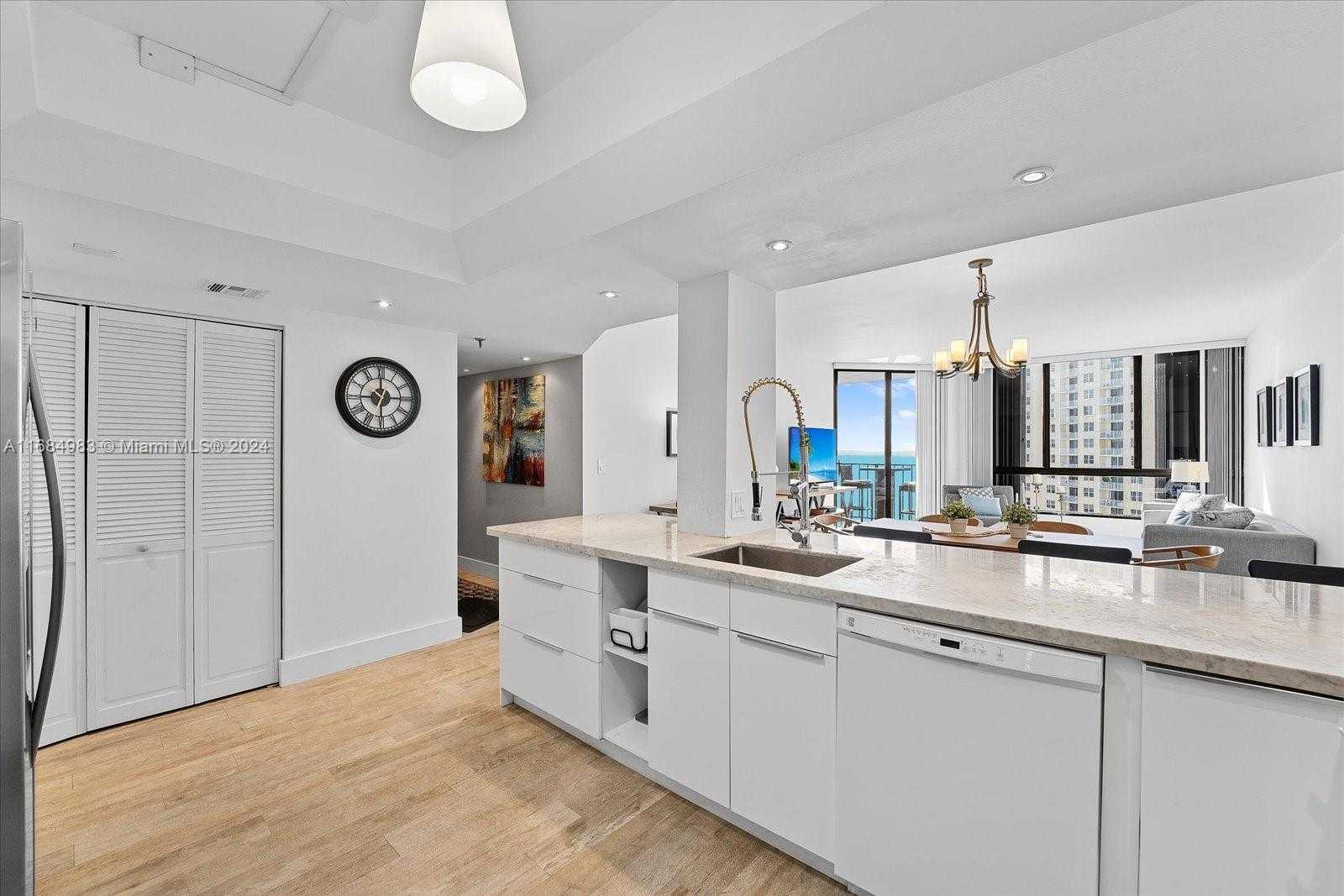 Small Image of 520 BRICKELL KEY DR #A1513, Miami Number 11