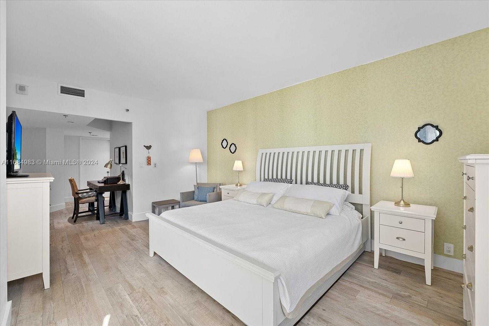 Small Image of 520 BRICKELL KEY DR #A1513, Miami Number 15