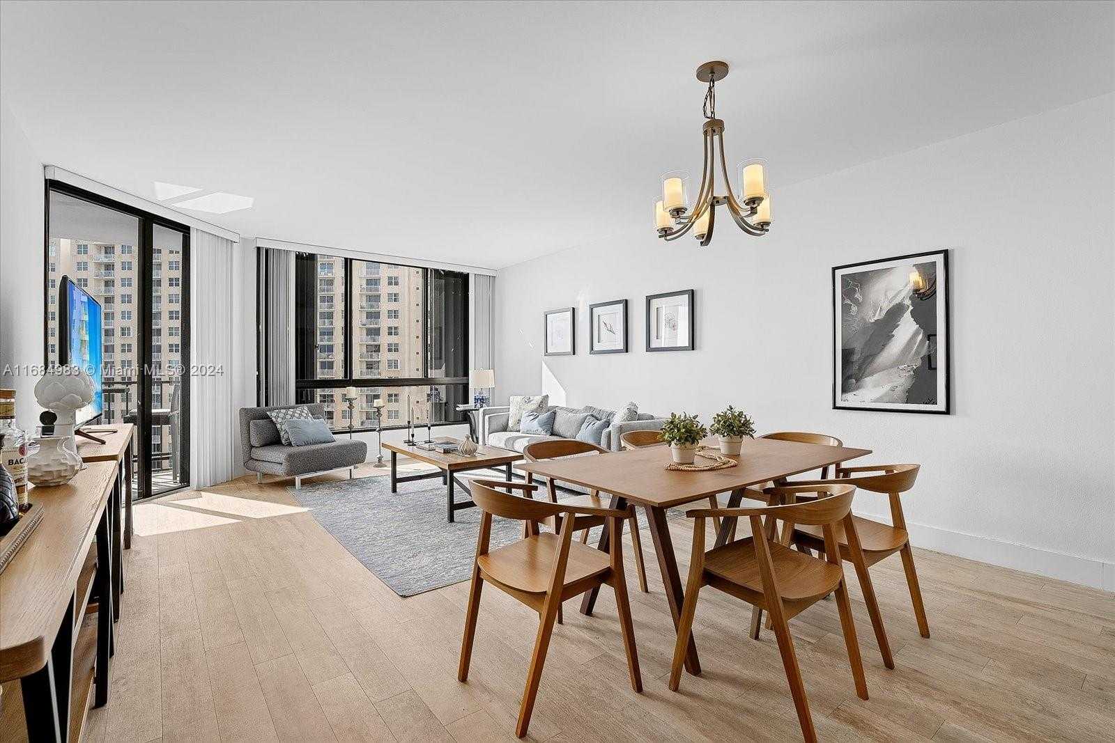 Small Image of 520 BRICKELL KEY DR #A1513, Miami Number 4