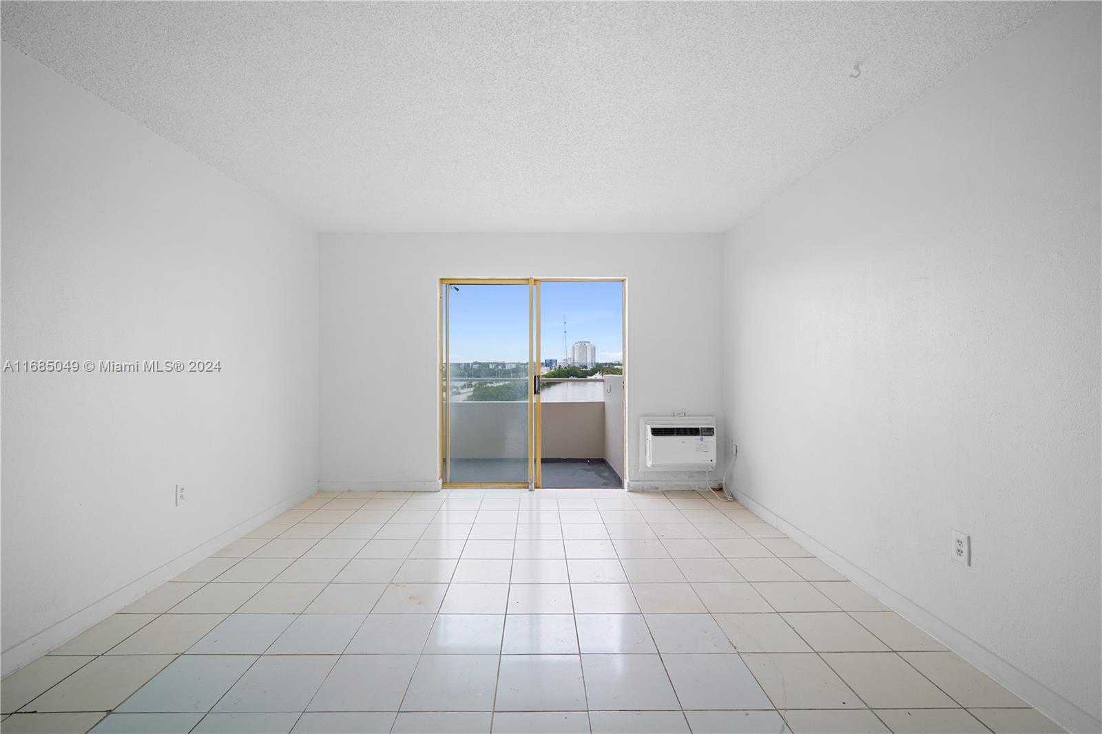 Small Image of 7904 WEST DR #605, North Bay Village Number 11