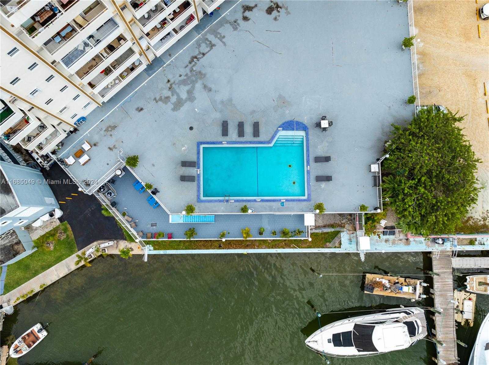 Small Image of 7904 WEST DR #605, North Bay Village Number 18