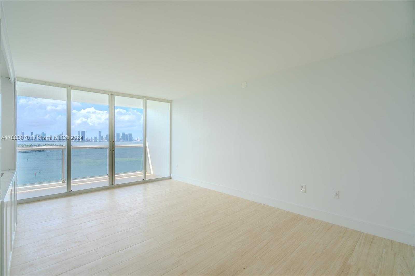 Small Image of 1800 SUNSET HARBOUR DR 1902/4 DR #1902/4, Miami Beach Number 15