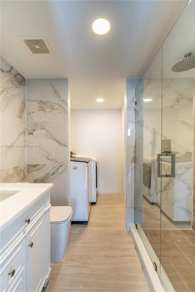 Small Image of 1800 SUNSET HARBOUR DR 1902/4 DR #1902/4, Miami Beach Number 16