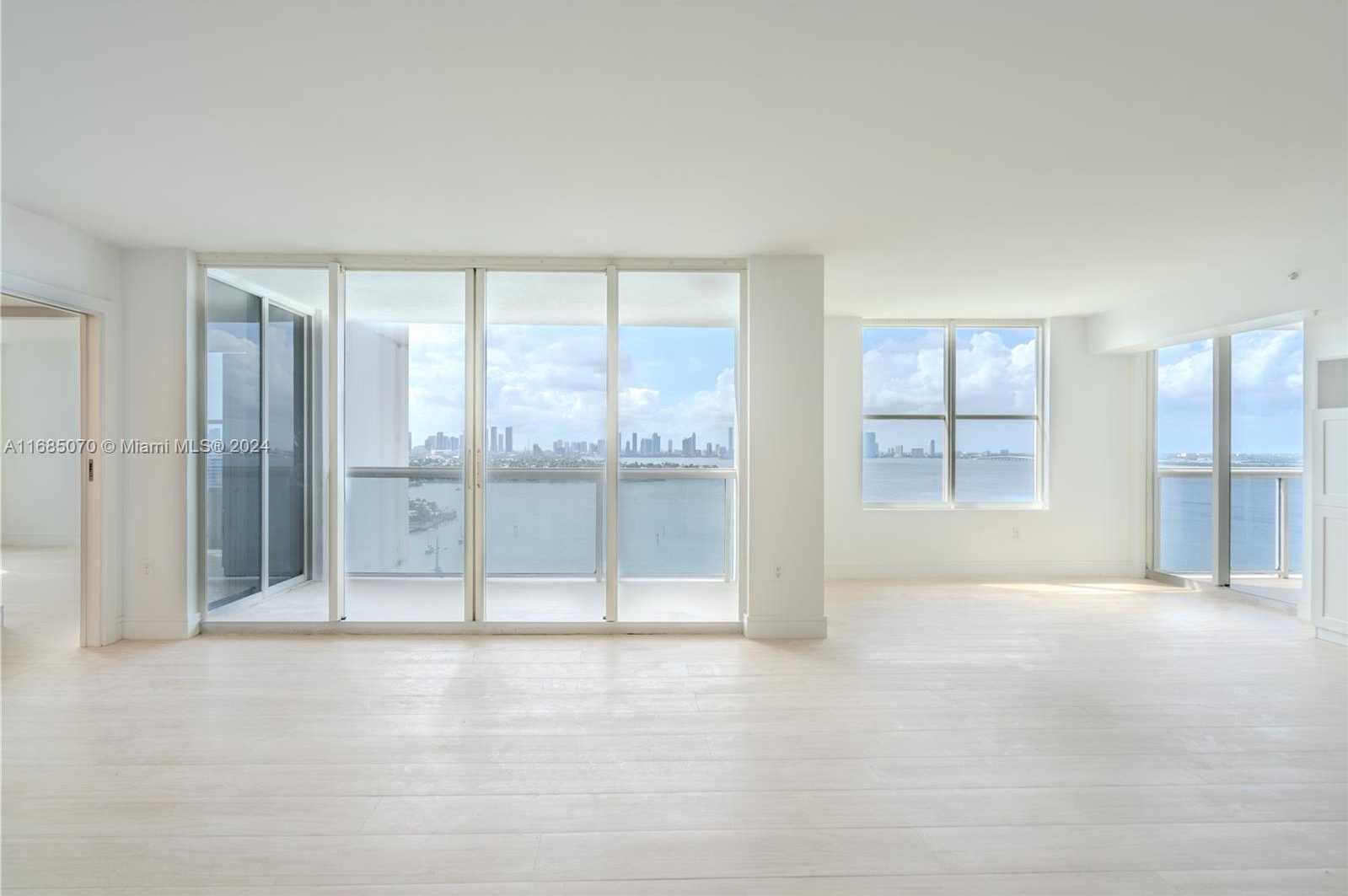 Small Image of 1800 SUNSET HARBOUR DR 1902/4 DR #1902/4, Miami Beach Number 2