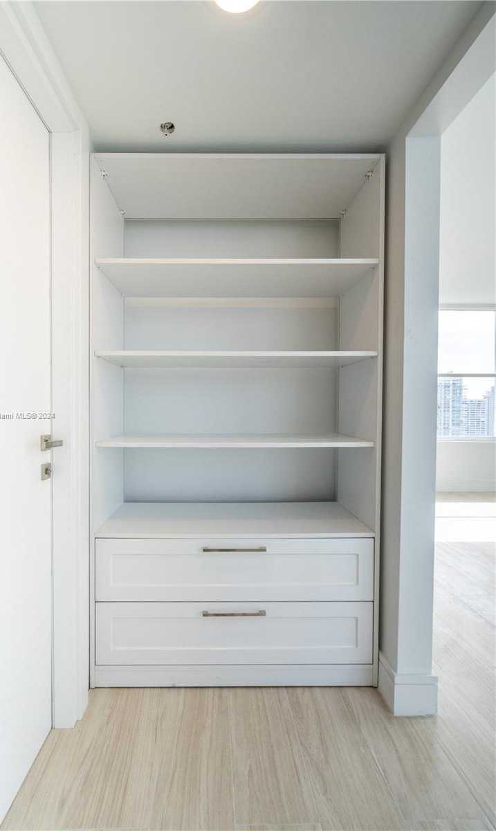 Small Image of 1800 SUNSET HARBOUR DR 1902/4 DR #1902/4, Miami Beach Number 23