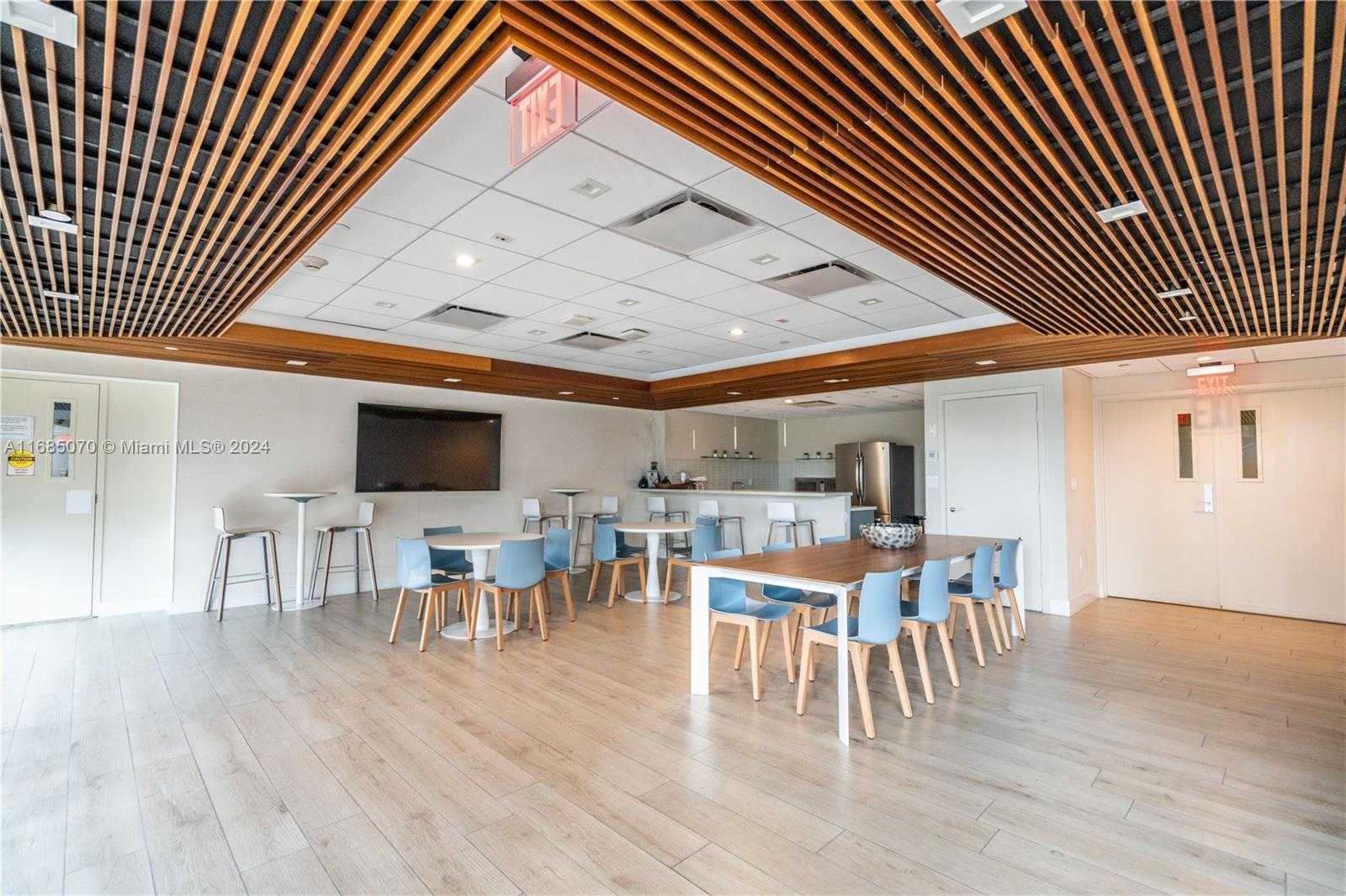 Small Image of 1800 SUNSET HARBOUR DR 1902/4 DR #1902/4, Miami Beach Number 49