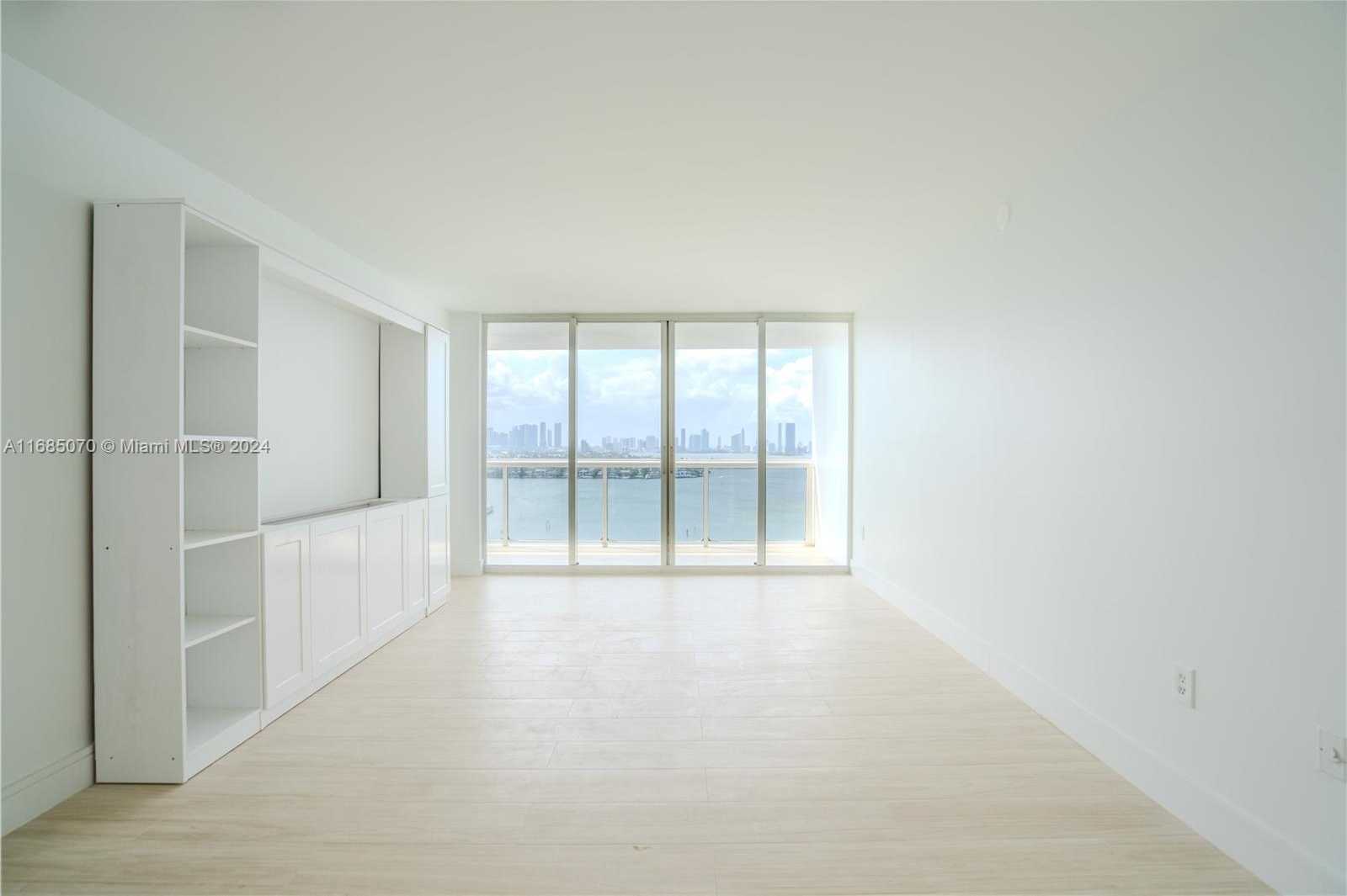 Small Image of 1800 SUNSET HARBOUR DR 1902/4 DR #1902/4, Miami Beach Number 8