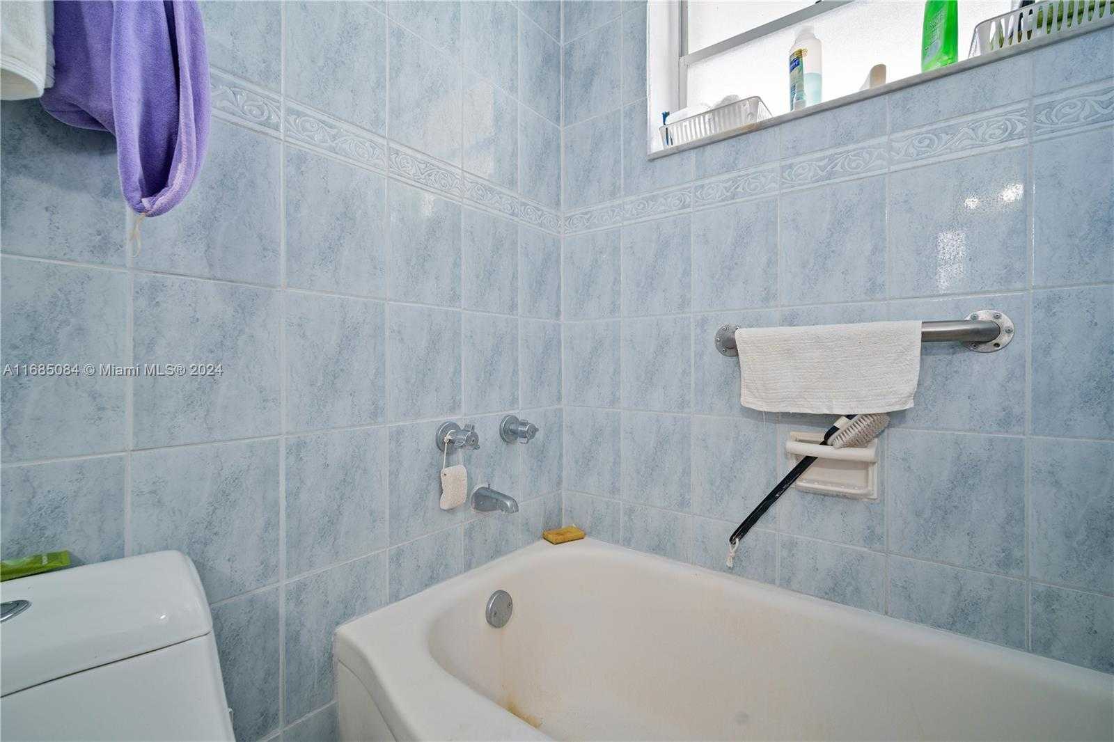 Small Image of 7904 WEST DR #714, North Bay Village Number 22