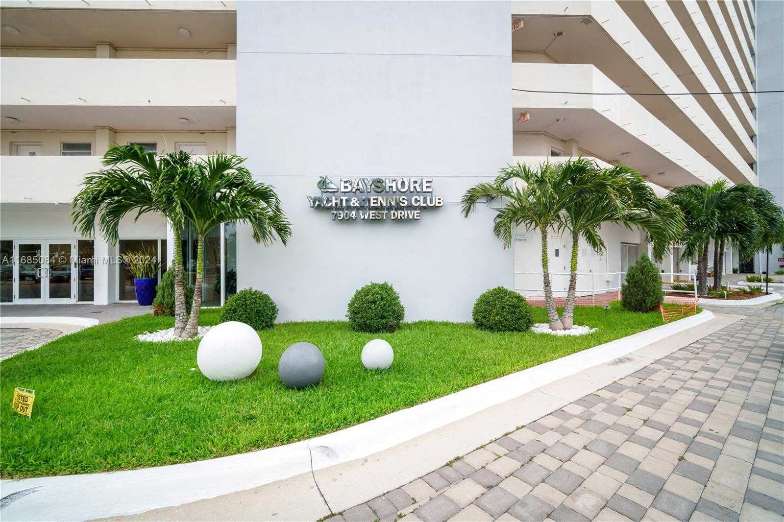 Small Image of 7904 WEST DR #714, North Bay Village Number 4
