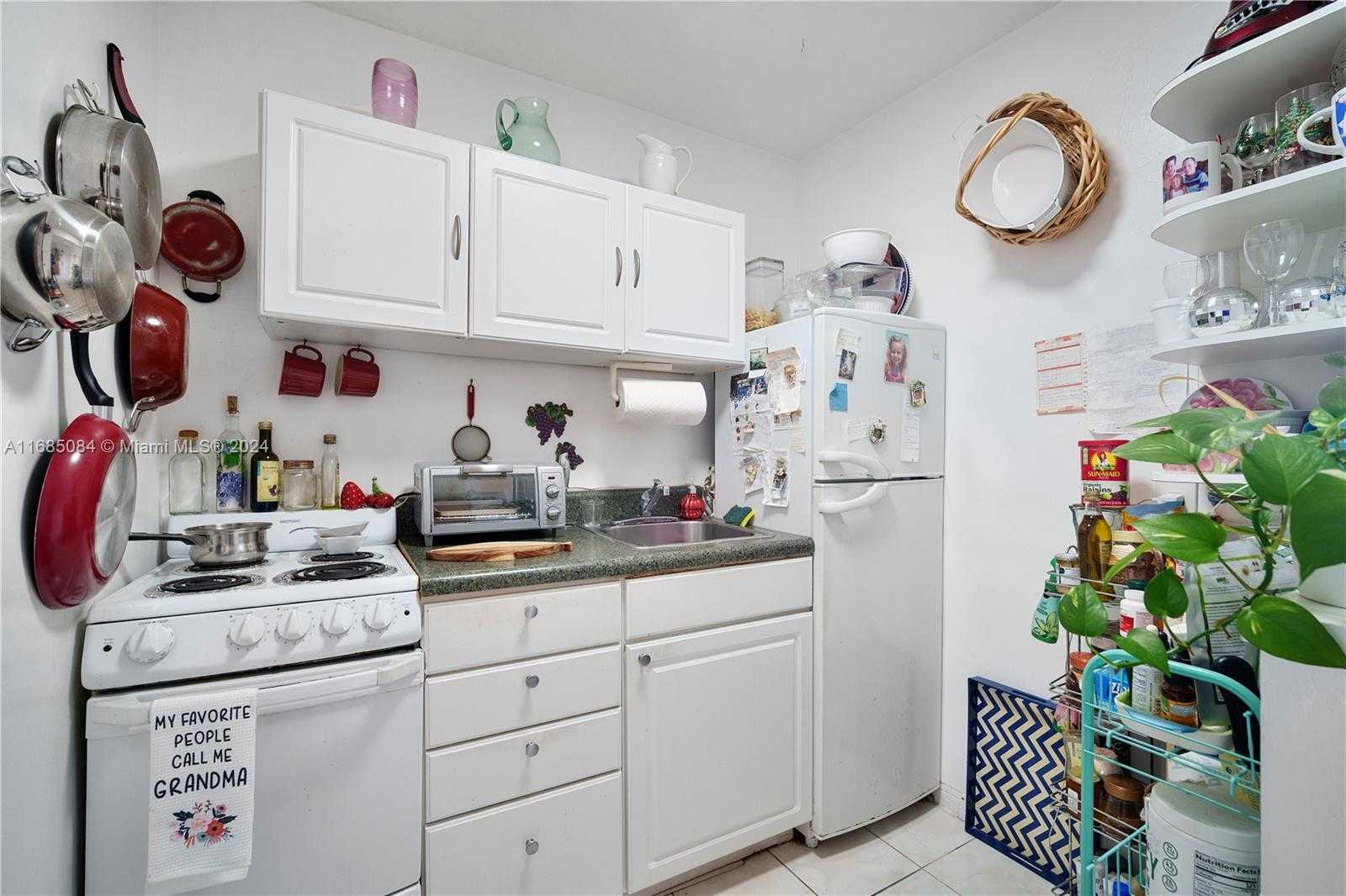 Small Image of 7904 WEST DR #714, North Bay Village Number 9