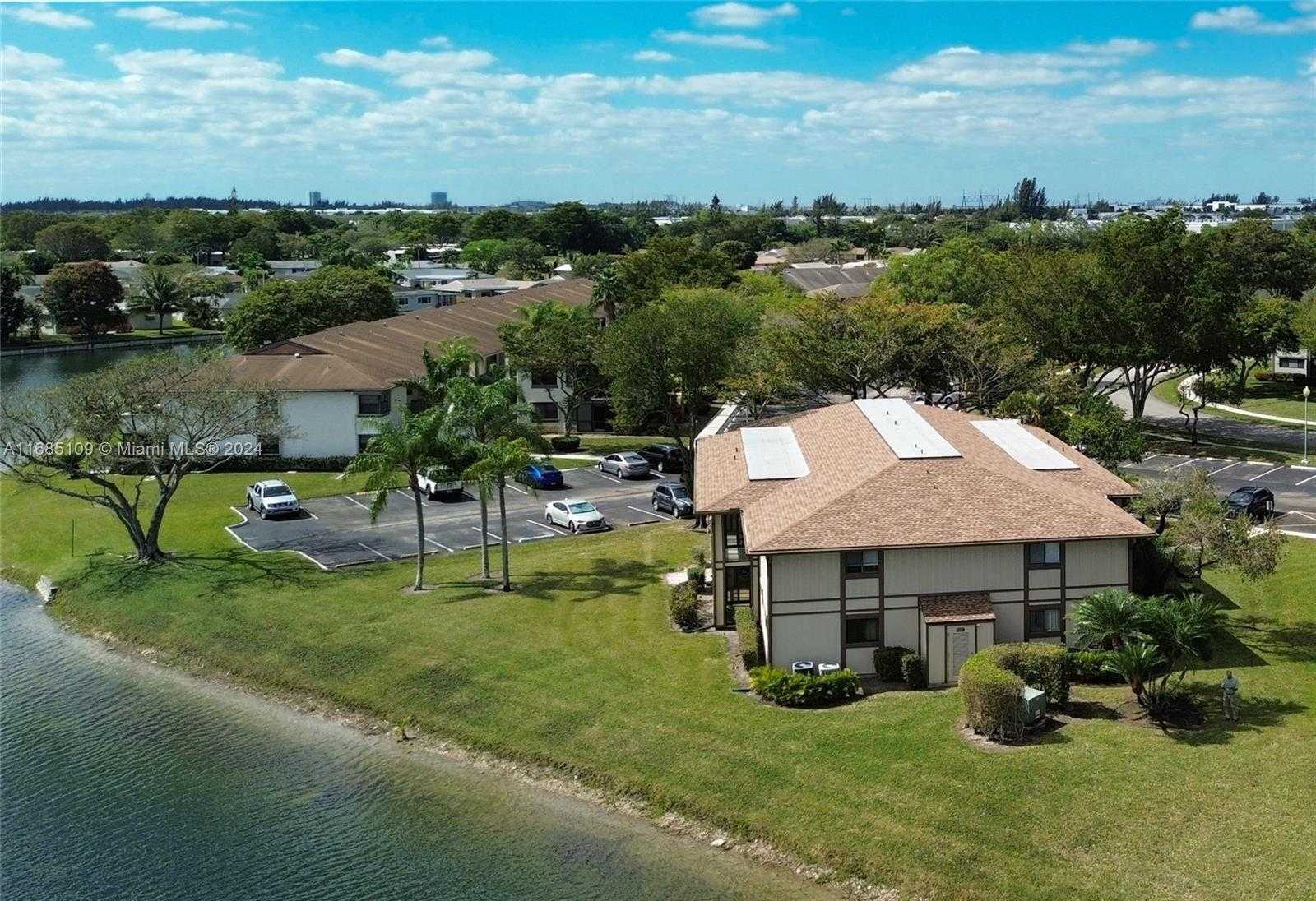 Small Image of 9626 WEST MCNAB RD #206, Tamarac Number 18