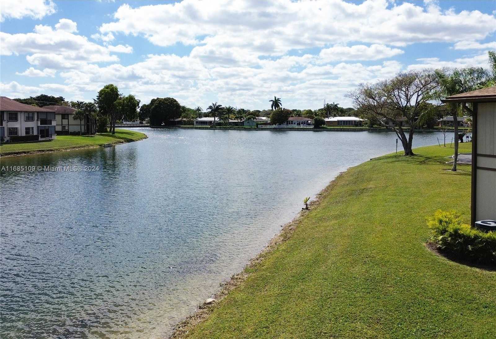 Small Image of 9626 WEST MCNAB RD #206, Tamarac Number 20
