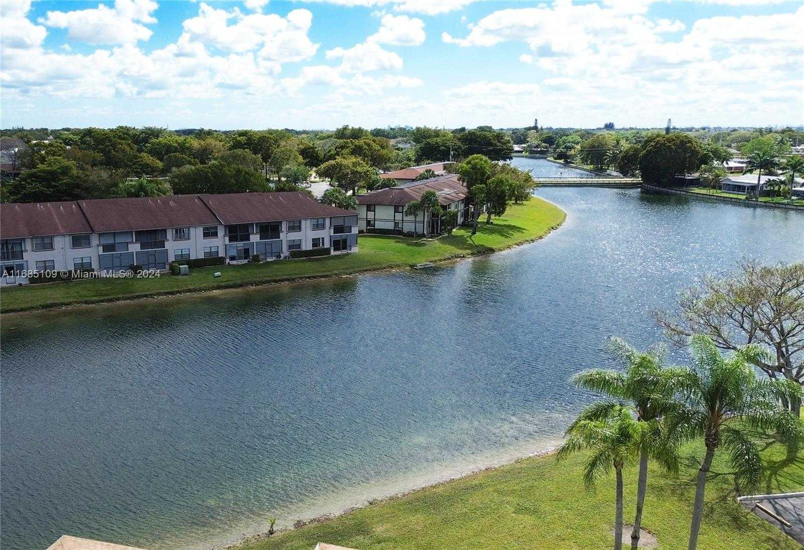 Small Image of 9626 WEST MCNAB RD #206, Tamarac Number 21