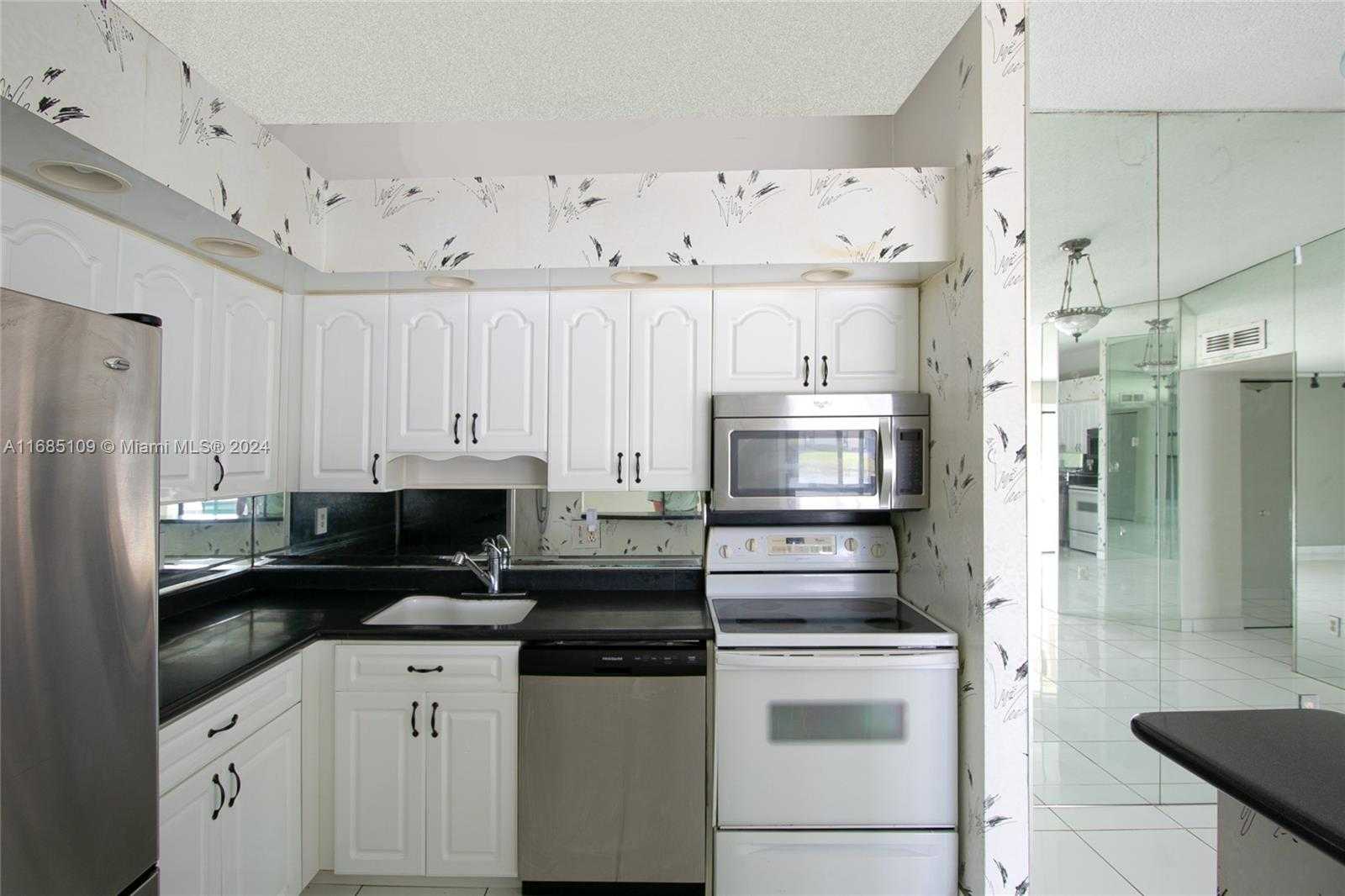 Small Image of 9626 WEST MCNAB RD #206, Tamarac Number 3