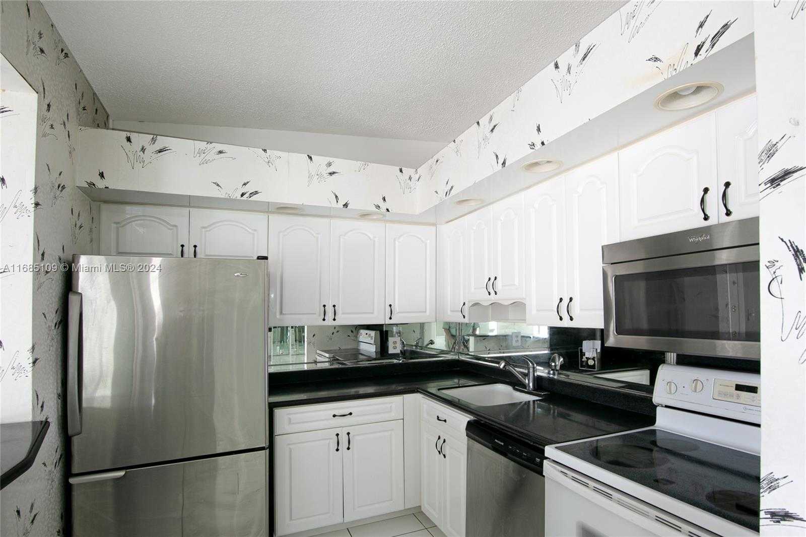 Small Image of 9626 WEST MCNAB RD #206, Tamarac Number 4