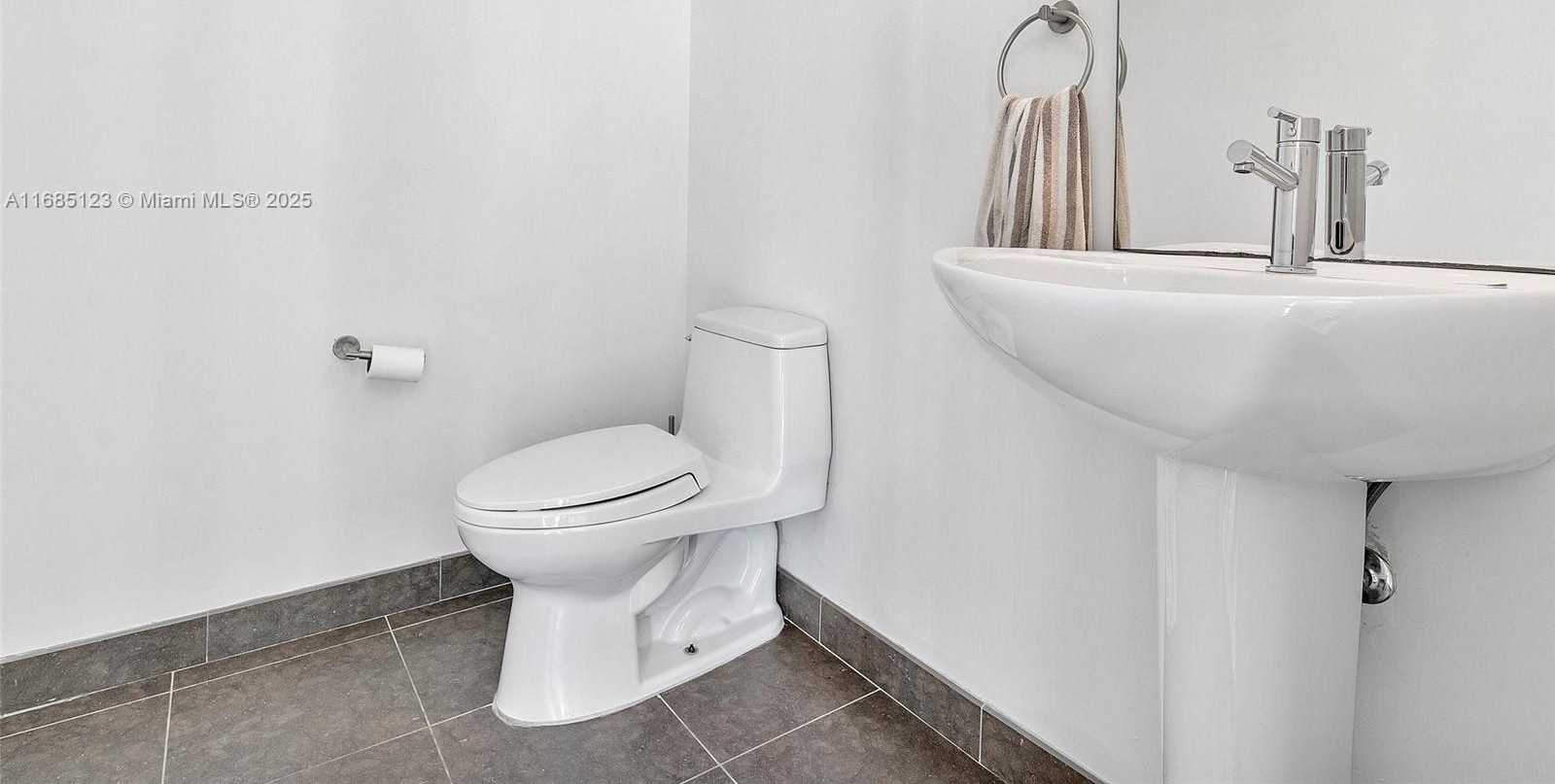 Small Image of 7935 EAST DR #1202, North Bay Village Number 18