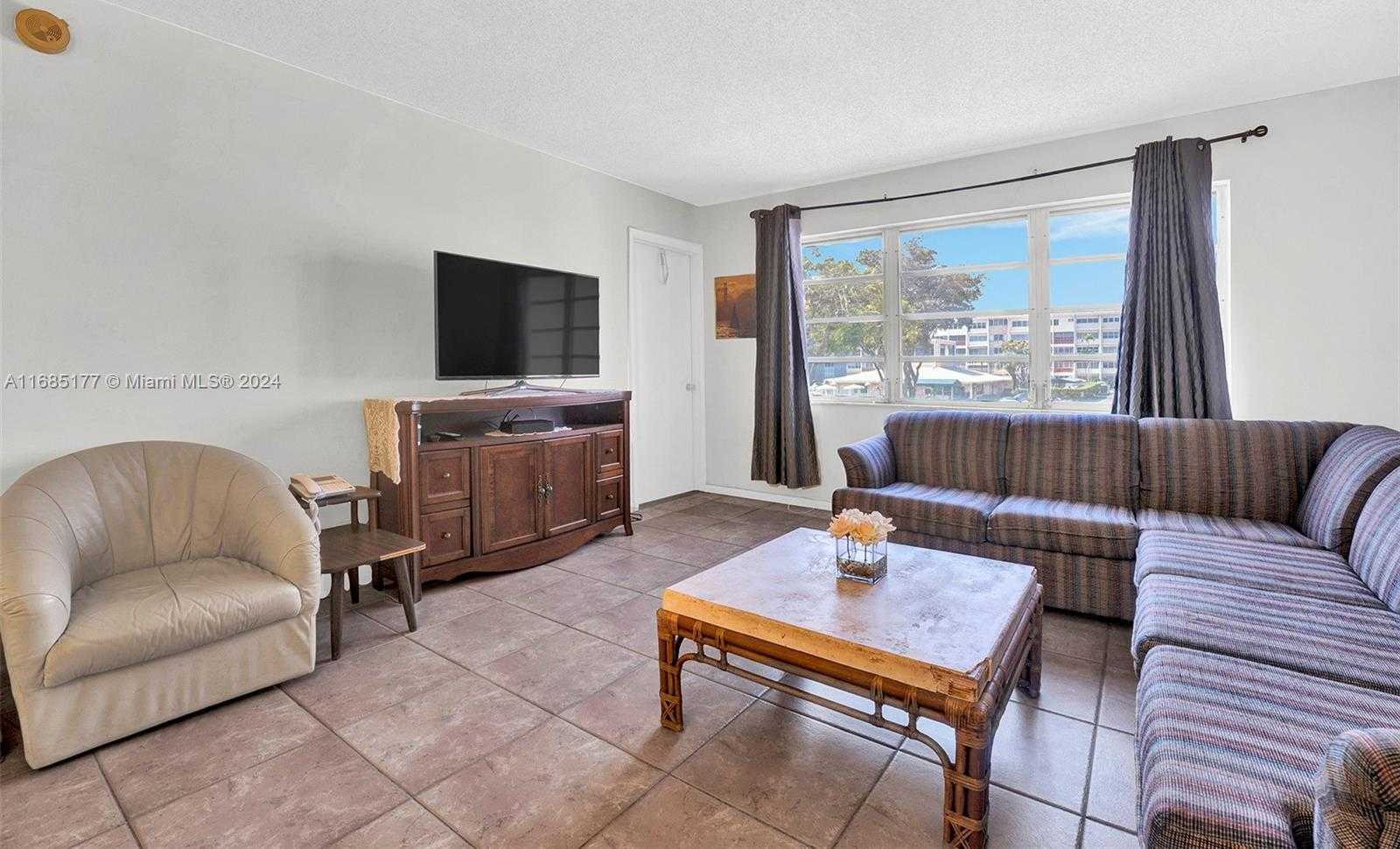 Small Image of 410 SOUTH EAST 2ND ST #220, Hallandale Beach Number 11