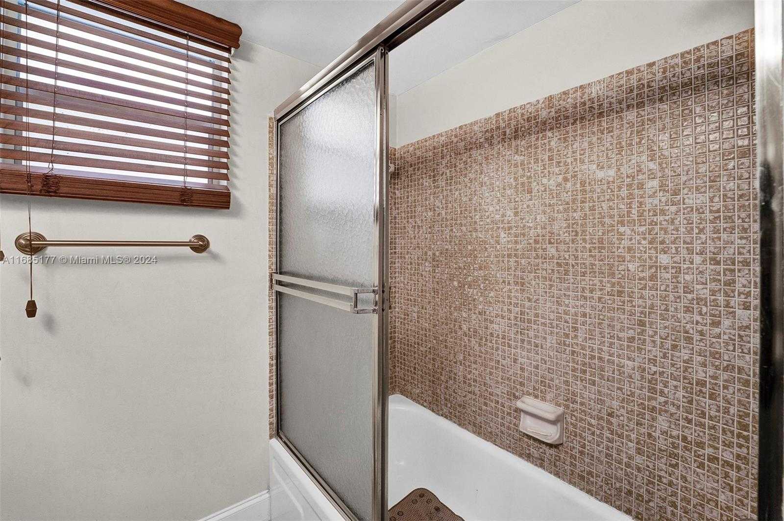 Small Image of 410 SOUTH EAST 2ND ST #220, Hallandale Beach Number 18