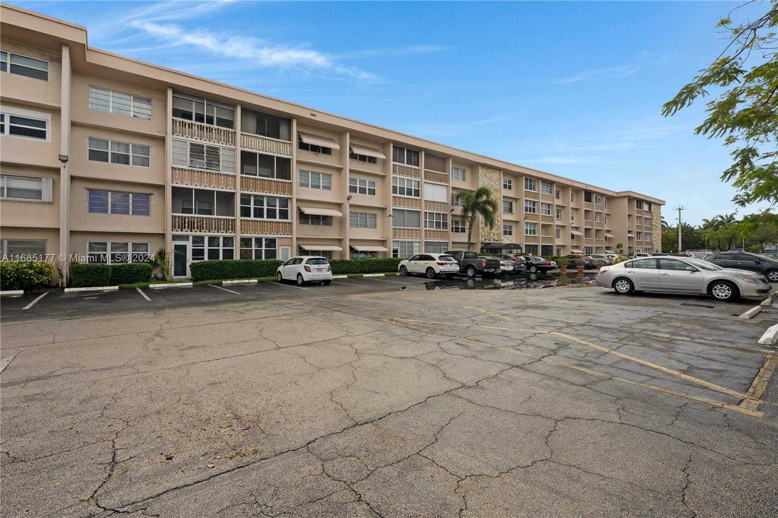 Small Image of 410 SOUTH EAST 2ND ST #220, Hallandale Beach Number 22