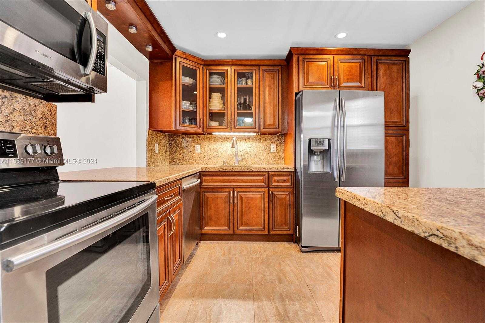 Small Image of 410 SOUTH EAST 2ND ST #220, Hallandale Beach Number 3