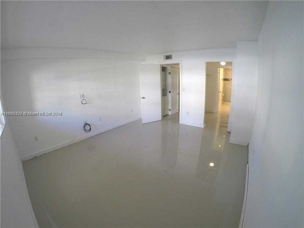 Small Image of 9367 FONTAINEBLEAU BLVD #G120, Miami Number 18