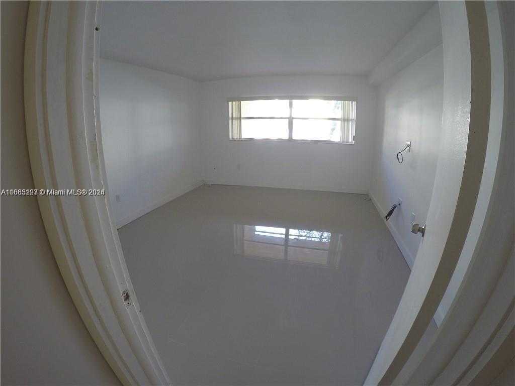 Small Image of 9367 FONTAINEBLEAU BLVD #G120, Miami Number 25