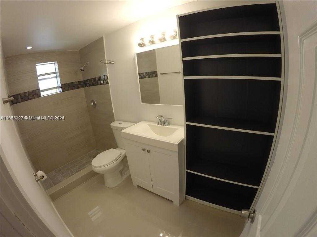 Small Image of 9367 FONTAINEBLEAU BLVD #G120, Miami Number 26