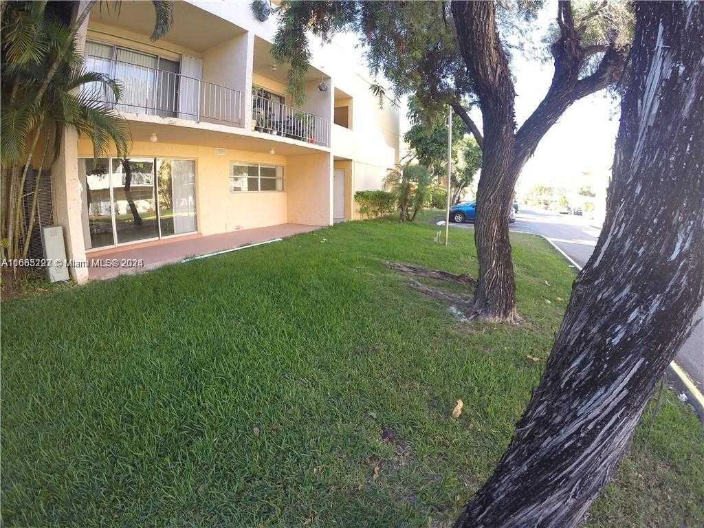 Small Image of 9367 FONTAINEBLEAU BLVD #G120, Miami Number 8
