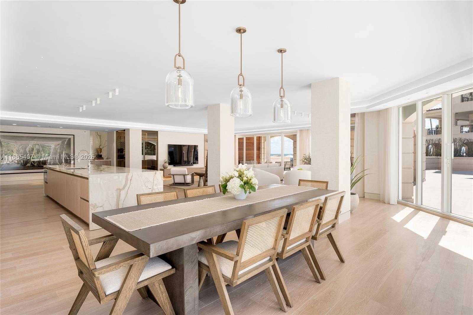 Small Image of 7917 FISHER ISLAND DR #7917, Miami Beach Number 10