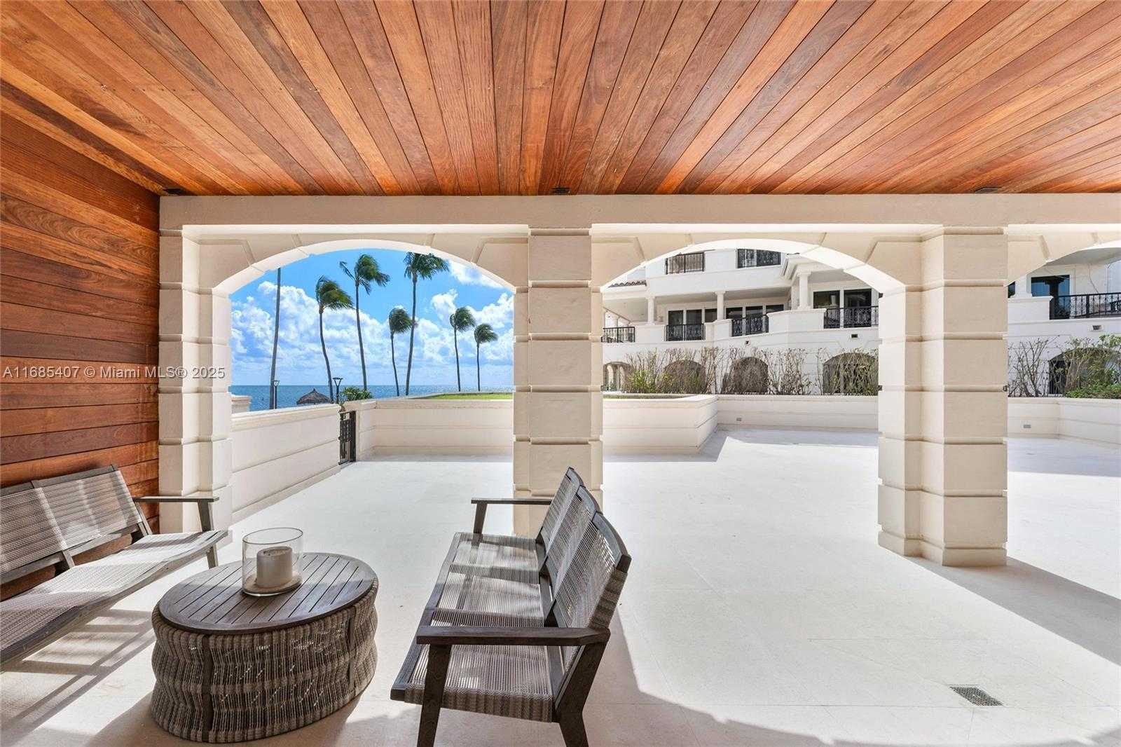 Small Image of 7917 FISHER ISLAND DR #7917, Miami Beach Number 2