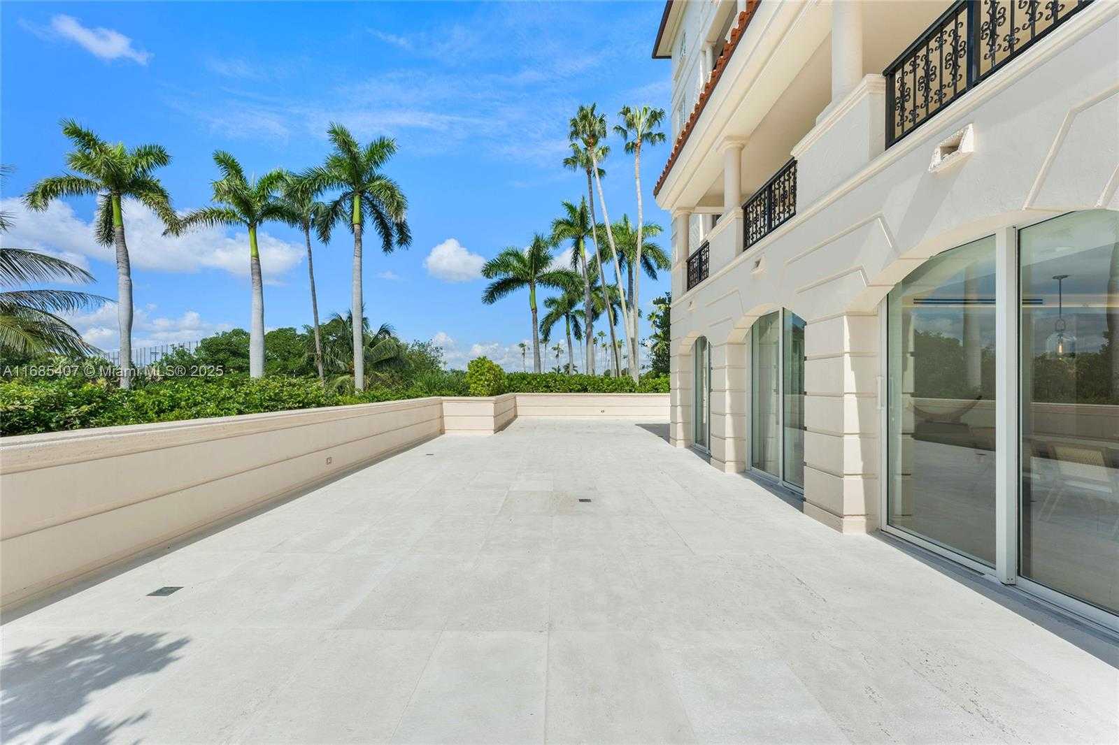 Small Image of 7917 FISHER ISLAND DR #7917, Miami Beach Number 24