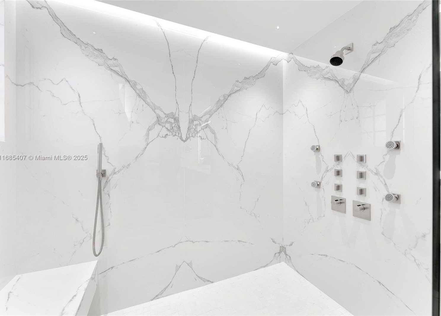 Small Image of 7917 FISHER ISLAND DR #7917, Miami Beach Number 37