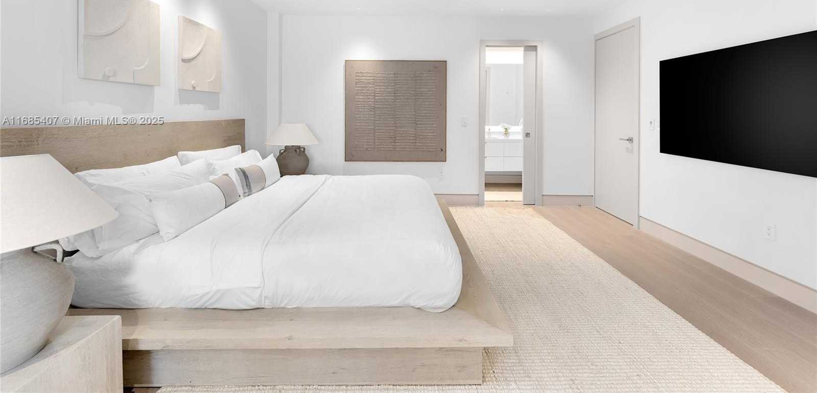 Small Image of 7917 FISHER ISLAND DR #7917, Miami Beach Number 45