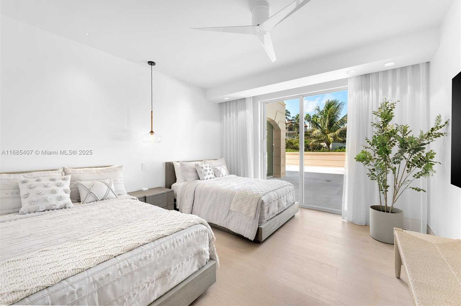 Small Image of 7917 FISHER ISLAND DR #7917, Miami Beach Number 47