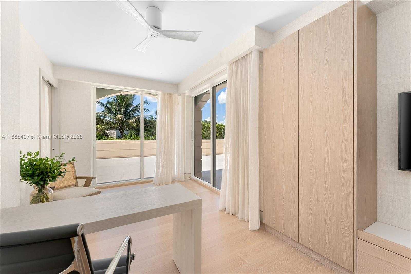 Small Image of 7917 FISHER ISLAND DR #7917, Miami Beach Number 50