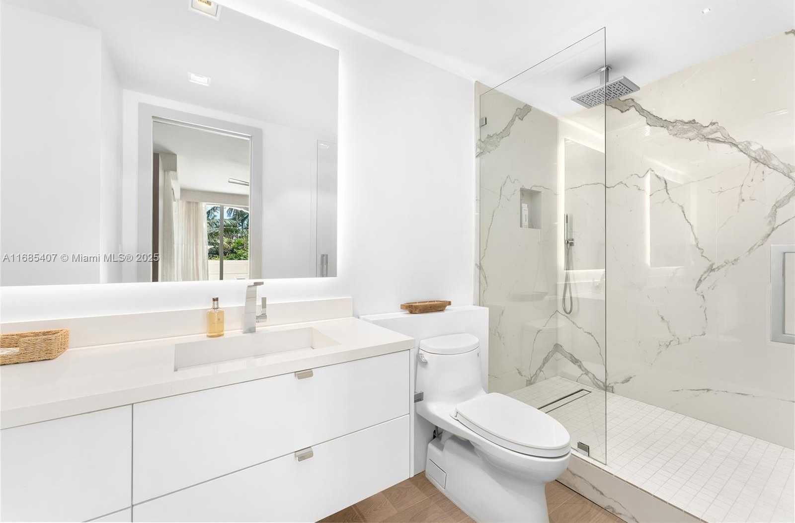 Small Image of 7917 FISHER ISLAND DR #7917, Miami Beach Number 52