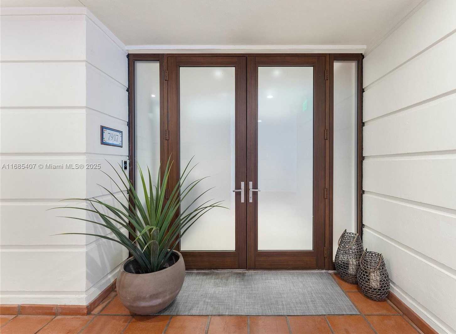 Small Image of 7917 FISHER ISLAND DR #7917, Miami Beach Number 53