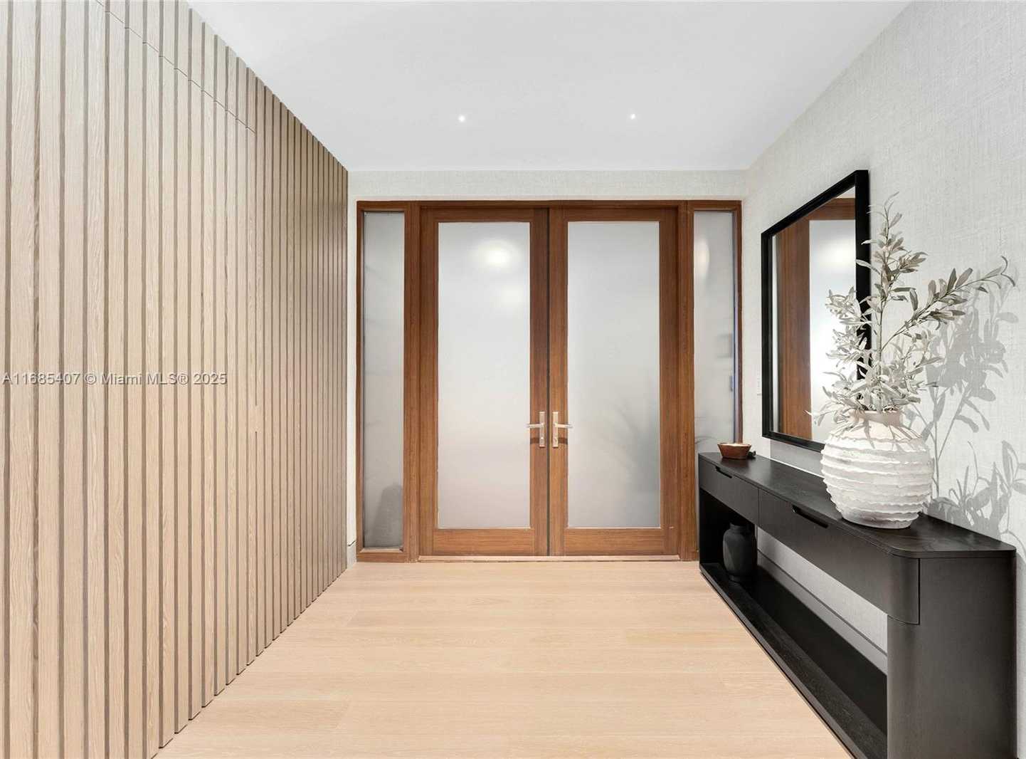 Small Image of 7917 FISHER ISLAND DR #7917, Miami Beach Number 54