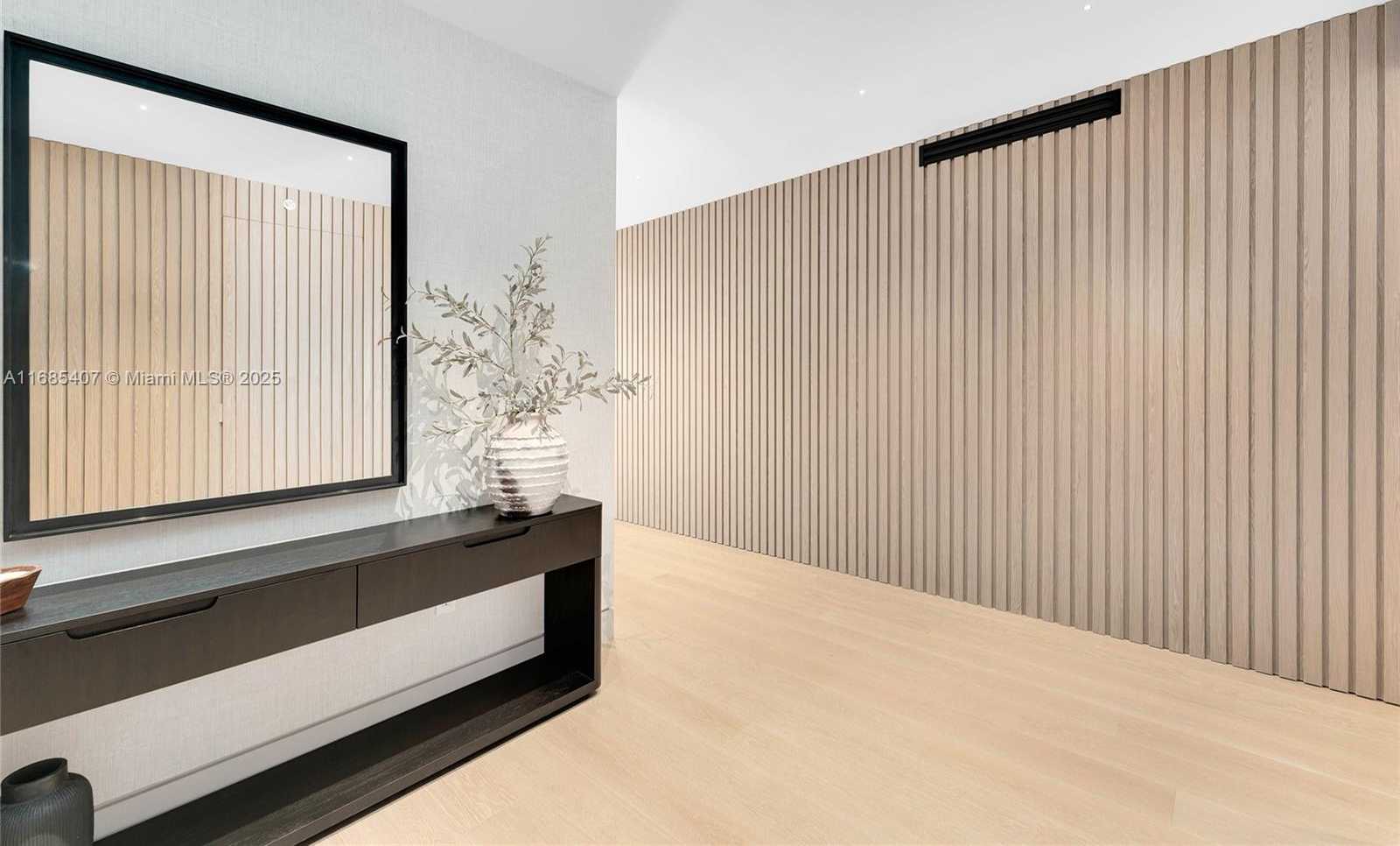 Small Image of 7917 FISHER ISLAND DR #7917, Miami Beach Number 58