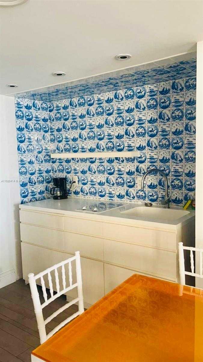 Small Image of 1100 WEST AVE #822, Miami Beach Number 4